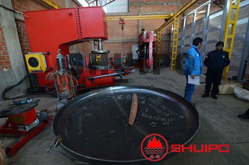 利維亞客戶壓鼓、旋壓設(shè)備