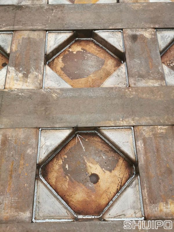 廂板智能焊接機器人焊接效果(重汽現(xiàn)場) 廂板智能焊接機器人焊接效果(重汽現(xiàn)場)